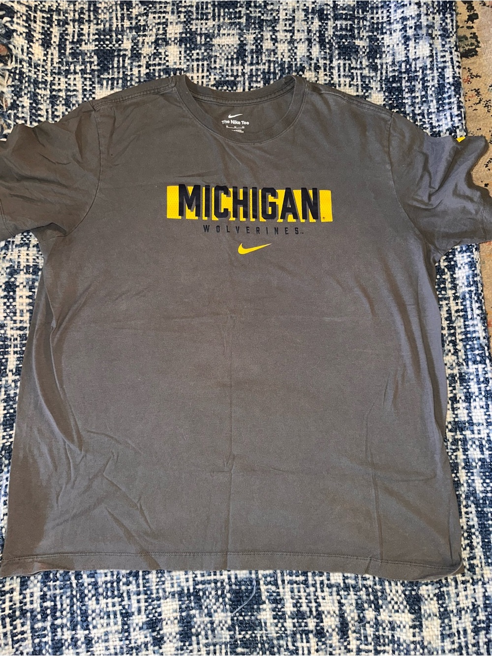 Nike Michigan Wolverines Gray T-Shirt size XL